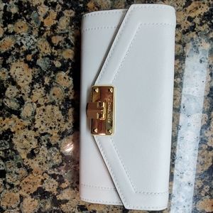 White Michael Kors Wallet